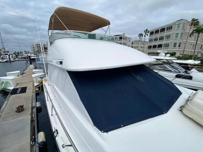 Slide: The Image of Bayliner 3988 Motoryacht 2001 - 54
