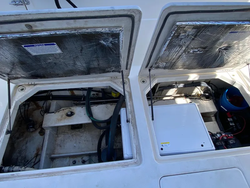 Slide: The Image of Bayliner 3988 Motoryacht 2001 - 56