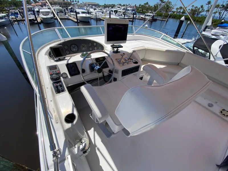 Slide: The Image of Bayliner 3988 Motoryacht 2001 - 62