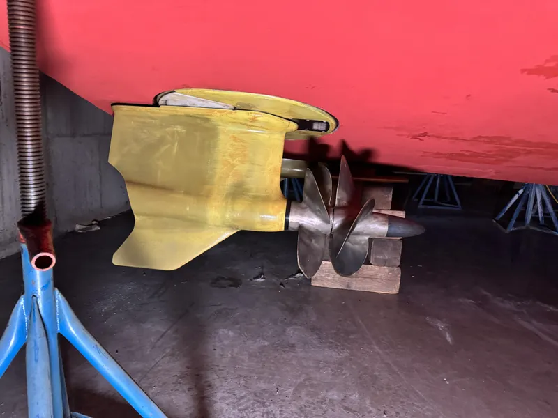 Slide: The Image of 2008 Sabre 38 Hardtop Express propeller and rudder in dry dock. - 84