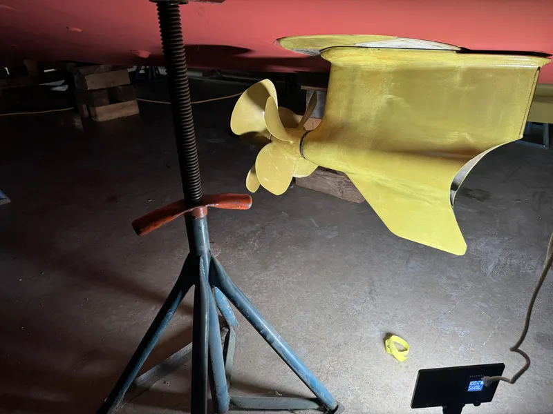 Slide: The Image of Propeller and rudder of 2008 Sabre 38 Hardtop Express on a stand. - 87