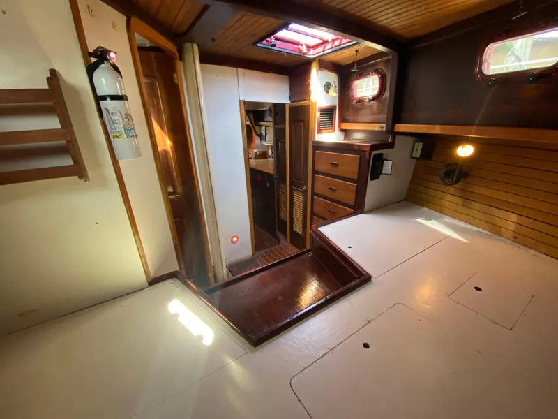 Slide: The Image of Bruce Roberts 43 Ketch 1986 - 57