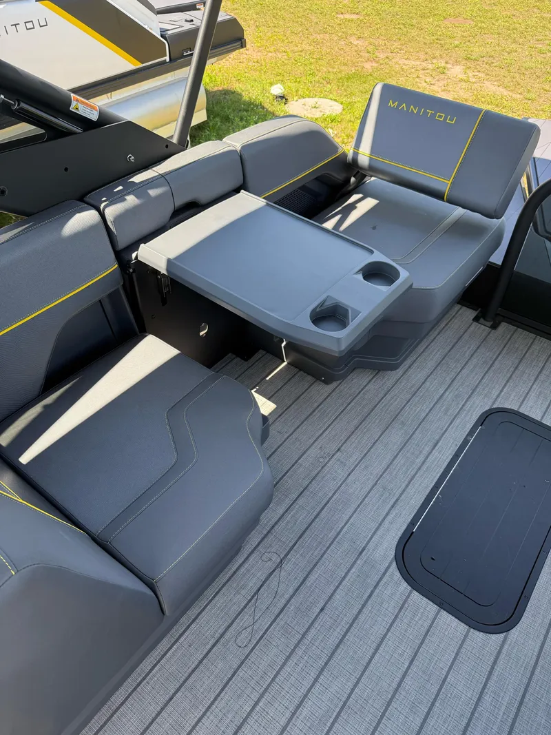 Slide: The Image of Manitou EXPLORE SWITCHBACK STEALTH 2025 - 14