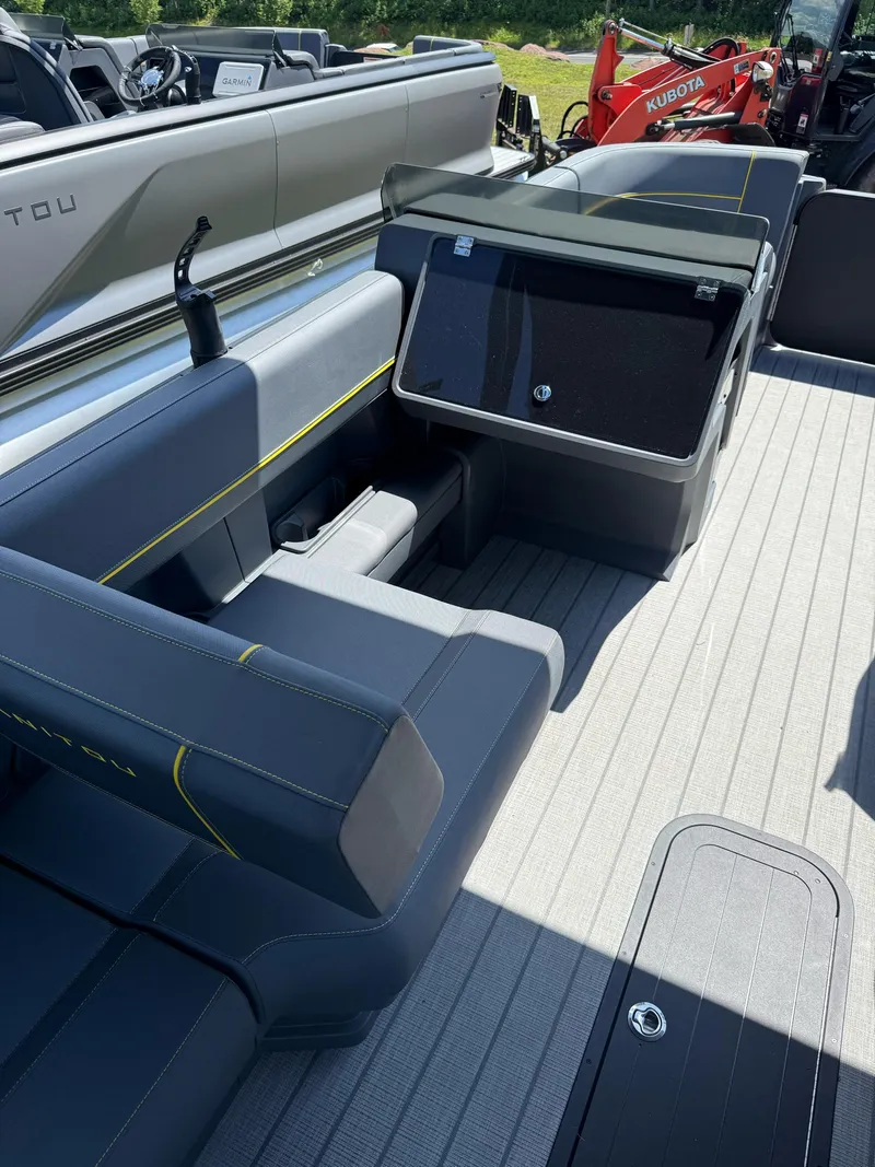 Slide: The Image of Manitou EXPLORE SWITCHBACK STEALTH 2025 - 17