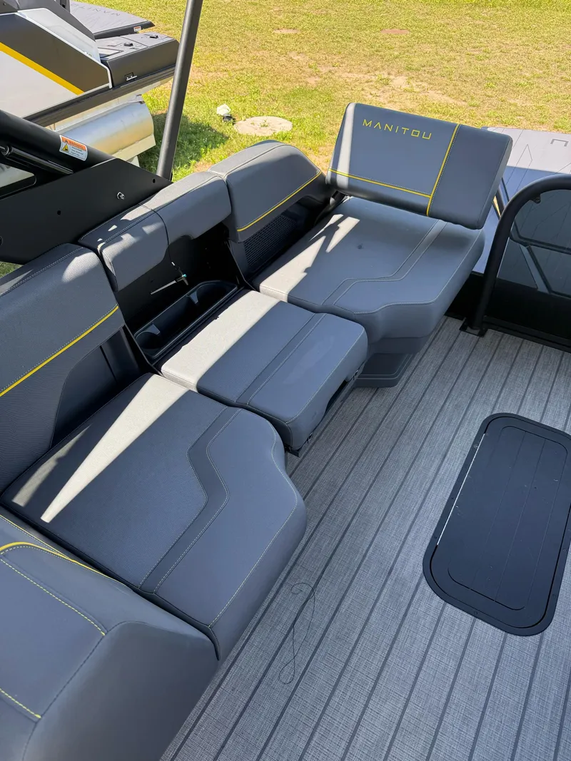 Slide: The Image of Manitou EXPLORE SWITCHBACK STEALTH 2025 - 21