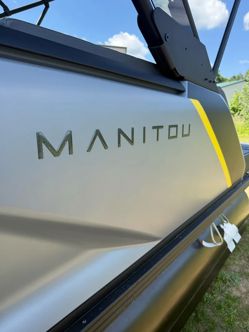 Slide: The Image of Manitou EXPLORE SWITCHBACK STEALTH 2025 - 3