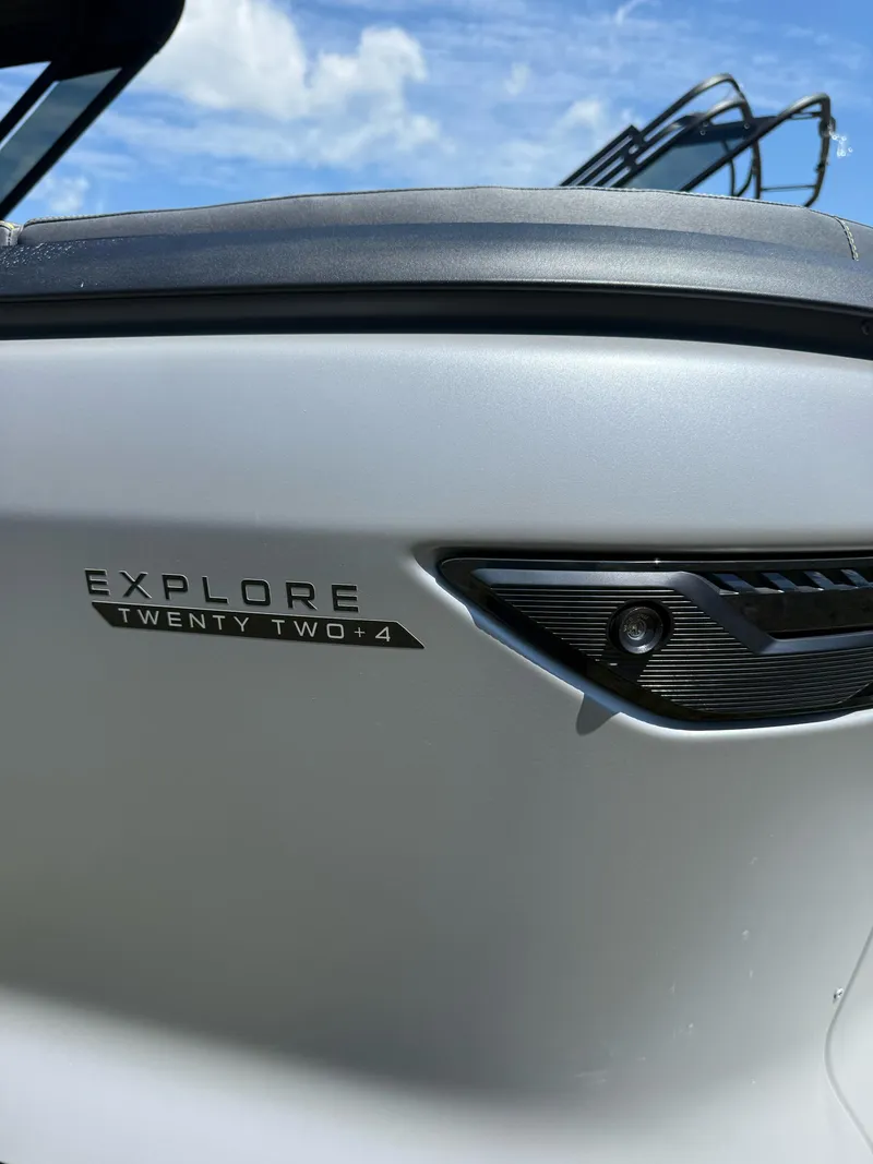 Slide: The Image of Manitou EXPLORE SWITCHBACK STEALTH 2025 - 4