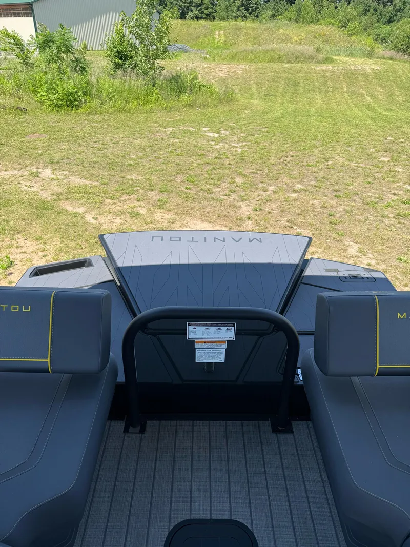 Slide: The Image of Manitou EXPLORE SWITCHBACK STEALTH 2025 - 9