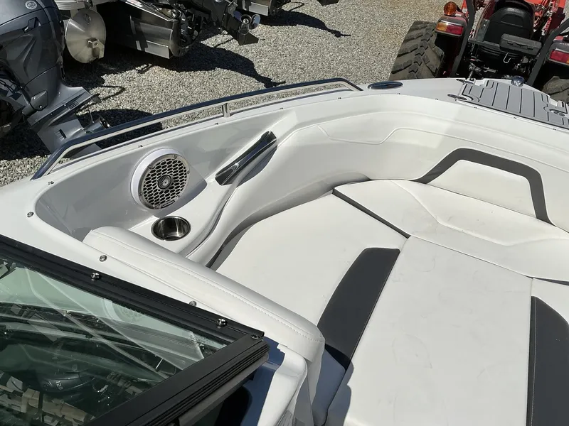 Slide: The Image of Monterey 224FS 2025 - 9