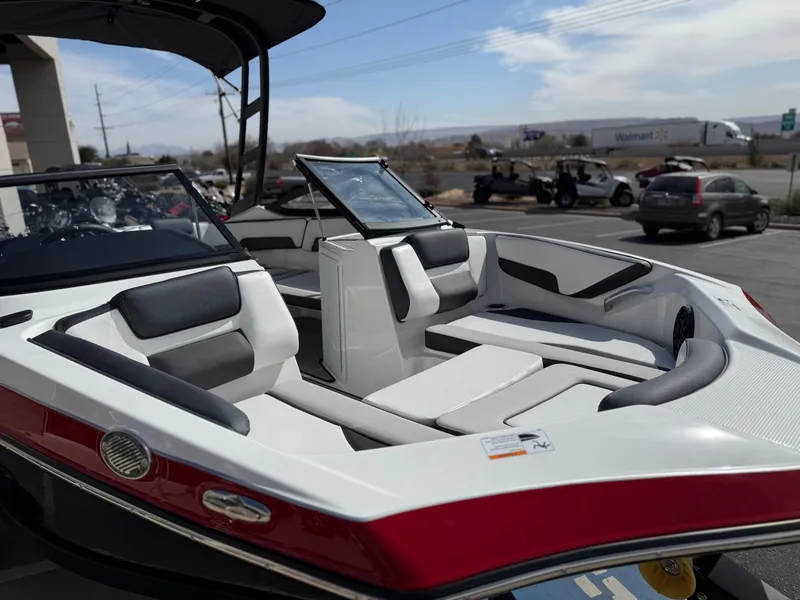 Slide: The Image of 2025 Yamaha Boats AR195 with sleek interior design and comfortable seating. - 15