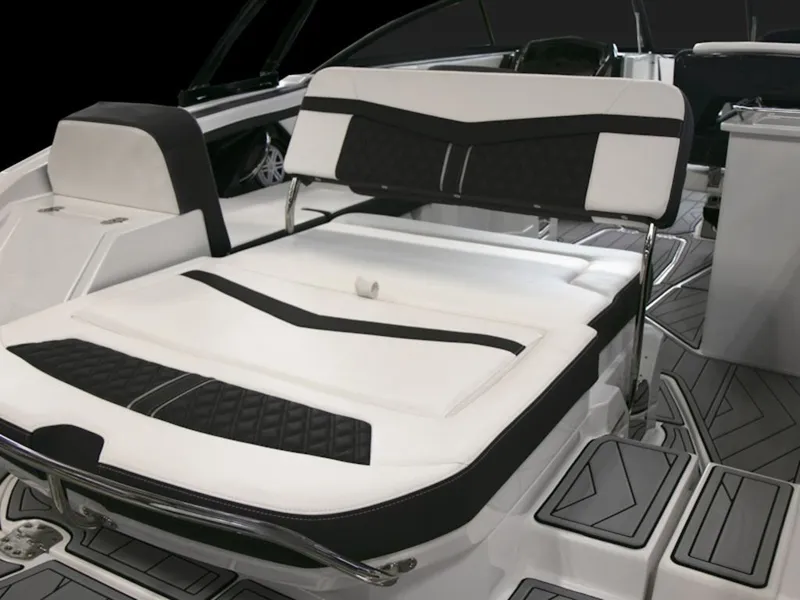 Slide: The Image of Monterey 258SS Super Sport 2025 - 5