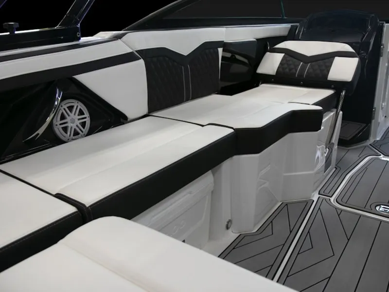 Slide: The Image of Monterey 258SS Super Sport 2025 - 7