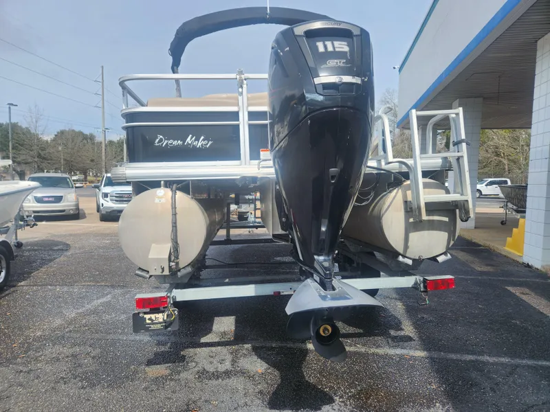 Slide: The Image of Sun Tracker FISHIN BARGE 22DLX 2018 - 13