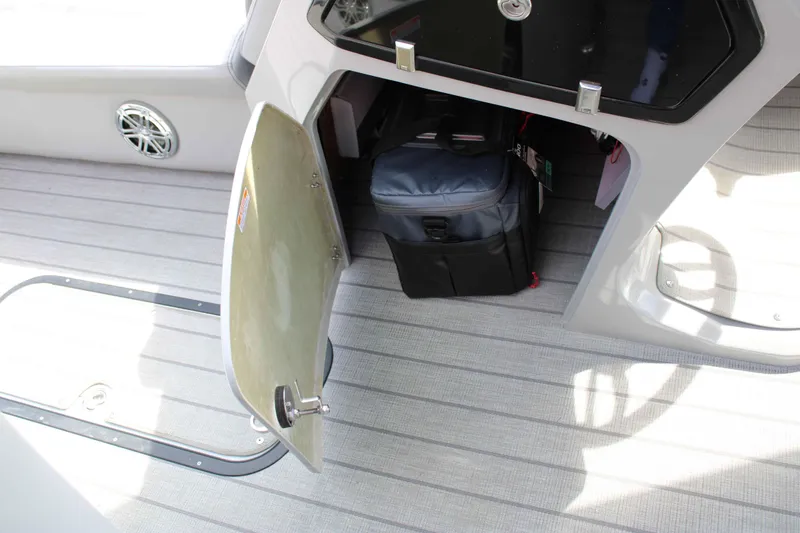 Slide: The Image of Manitou 27 LX RFX Dual Engine 2023 - 14