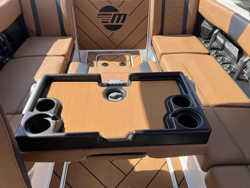 Slide: The Image of Malibu Wakesetter 23 LSV 2026 - 16