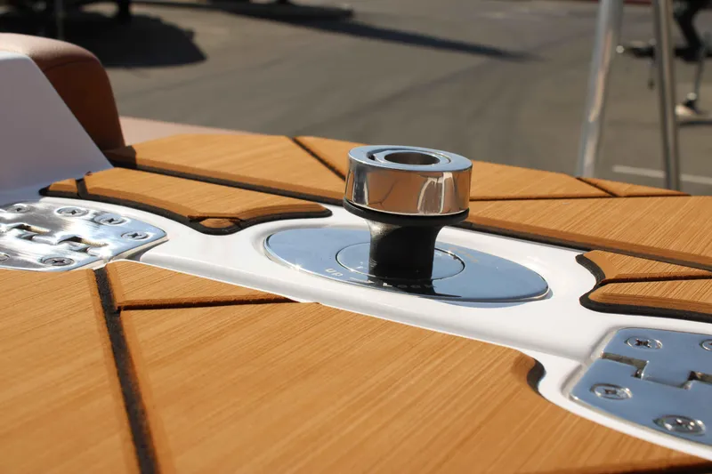 Slide: The Image of Malibu Wakesetter 23 LSV 2026 - 19