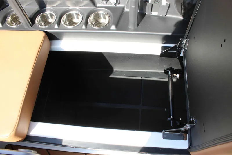 Slide: The Image of Malibu Wakesetter 23 LSV 2026 - 21