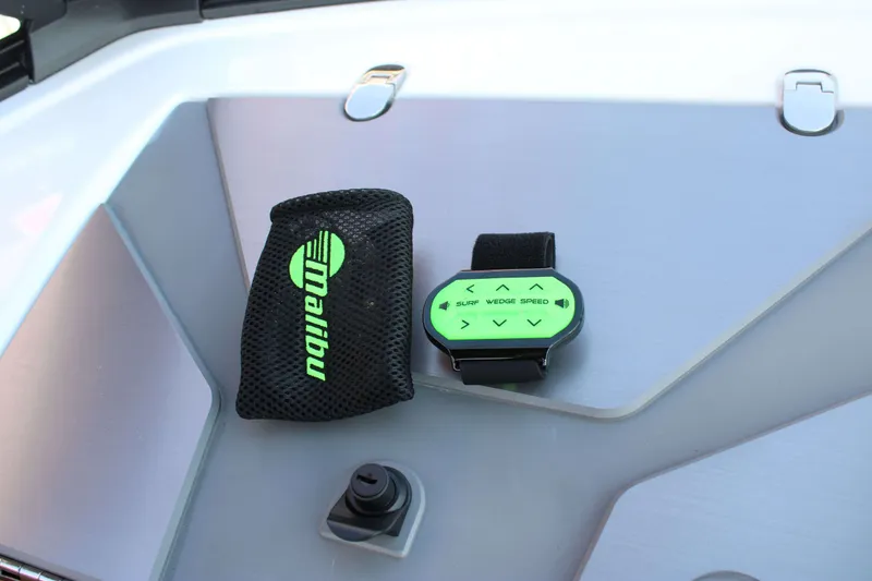 Slide: The Image of Malibu Wakesetter 23 LSV 2026 - 24