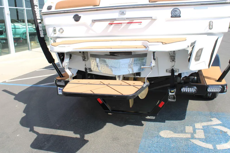 Slide: The Image of Malibu Wakesetter 23 LSV 2026 - 28