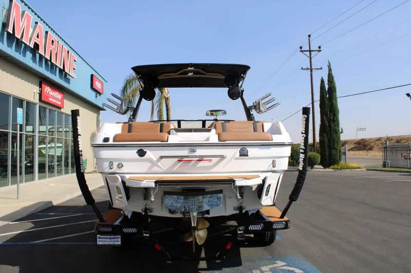 Slide: The Image of Malibu Wakesetter 23 LSV 2026 - 3