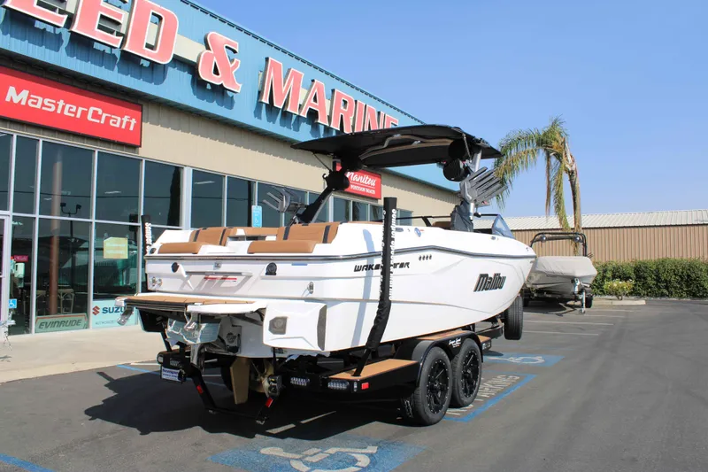 Slide: The Image of Malibu Wakesetter 23 LSV 2026 - 4