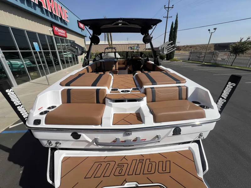 Slide: The Image of Malibu Wakesetter 23 LSV 2026 - 5