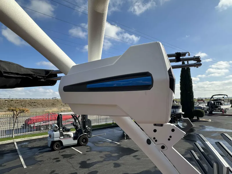 Slide: The Image of Malibu Wakesetter 23 LSV 2025 - 14