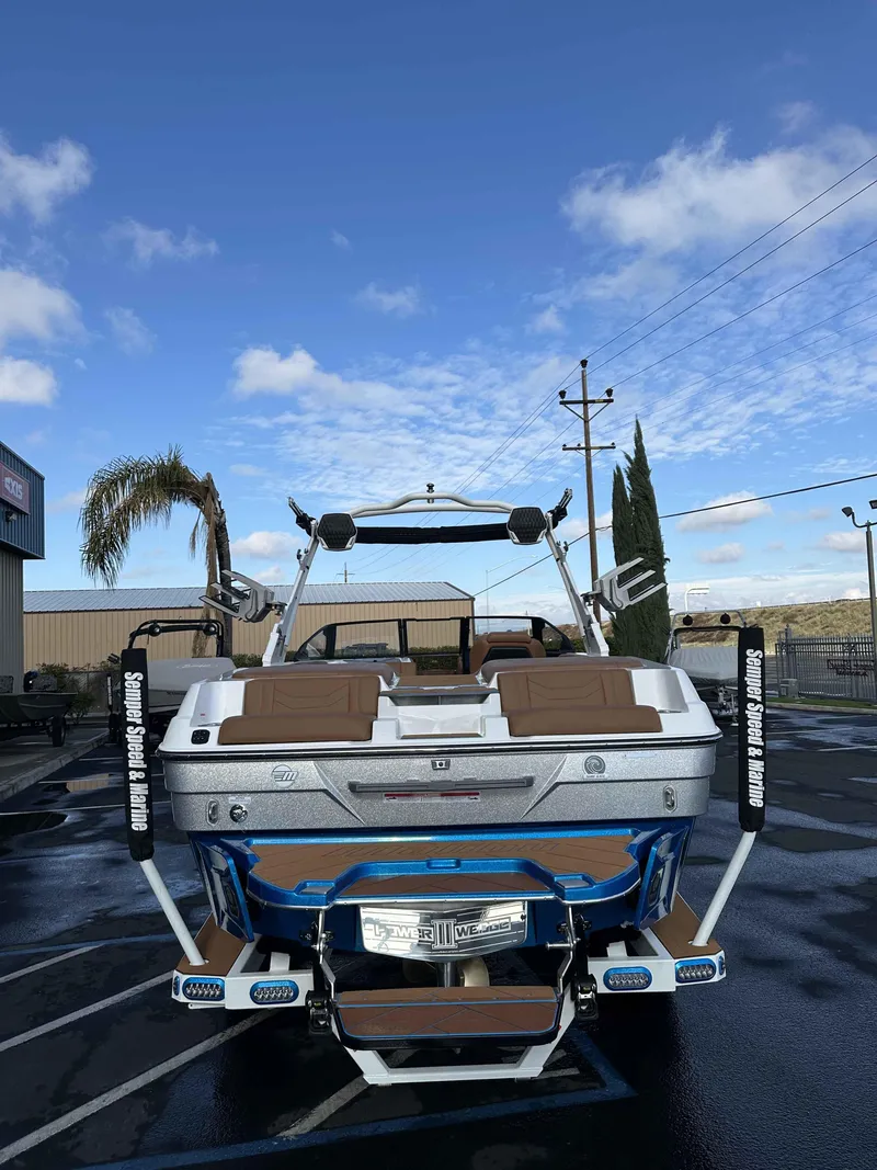 Slide: The Image of Malibu Wakesetter 23 LSV 2025 - 3