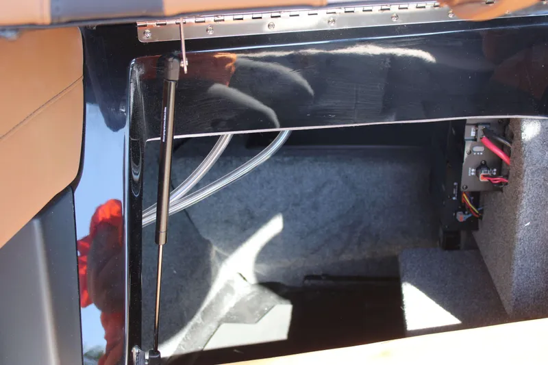 Slide: The Image of Malibu Wakesetter 23 LSV 2025 - 14