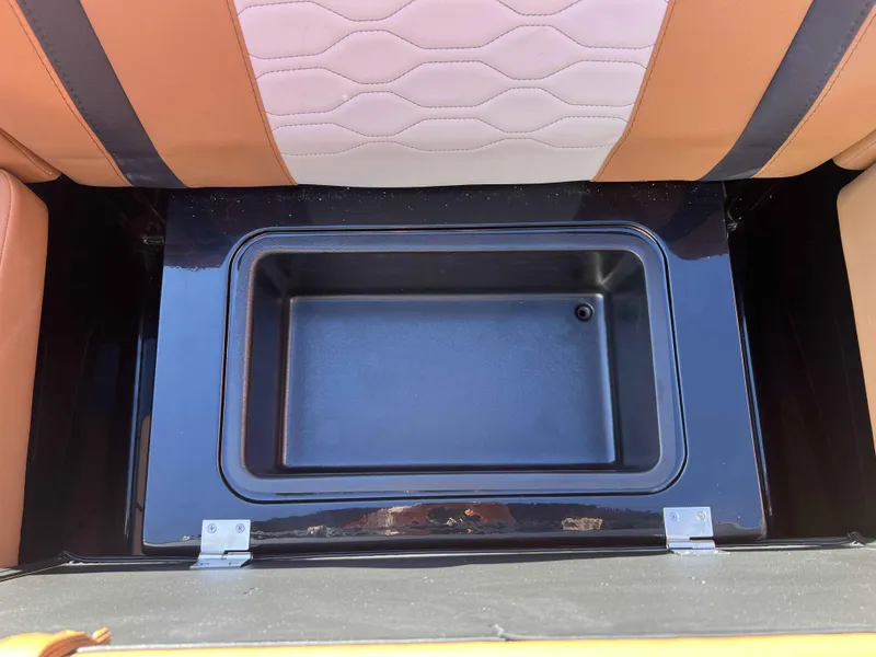 Slide: The Image of Malibu Wakesetter 23 LSV 2025 - 16