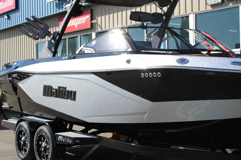 Slide: The Image of Malibu Wakesetter 23 LSV 2025 - 23