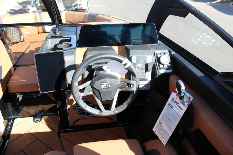 Slide: The Image of Malibu Wakesetter 23 LSV 2025 - 6