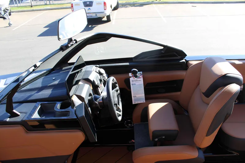 Slide: The Image of Malibu Wakesetter 23 LSV 2025 - 7