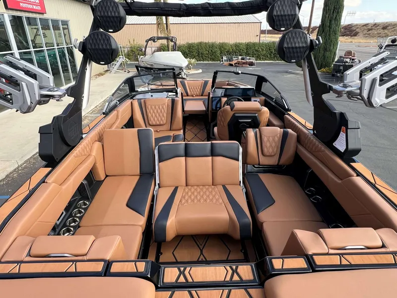 Slide: The Image of Malibu M242 2025 - 12