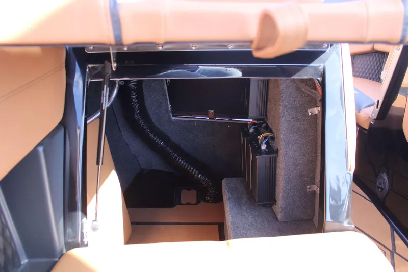 Slide: The Image of Malibu M242 2025 - 19