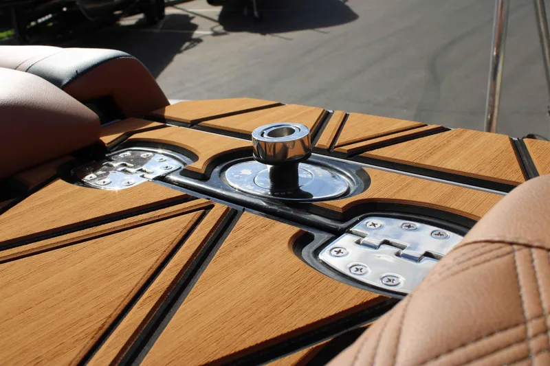 Slide: The Image of Malibu M242 2025 - 27