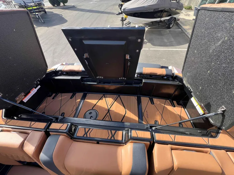 Slide: The Image of Malibu M242 2025 - 28