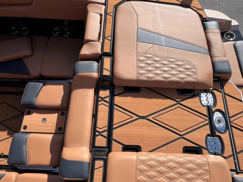 Slide: The Image of Malibu M242 2025 - 29