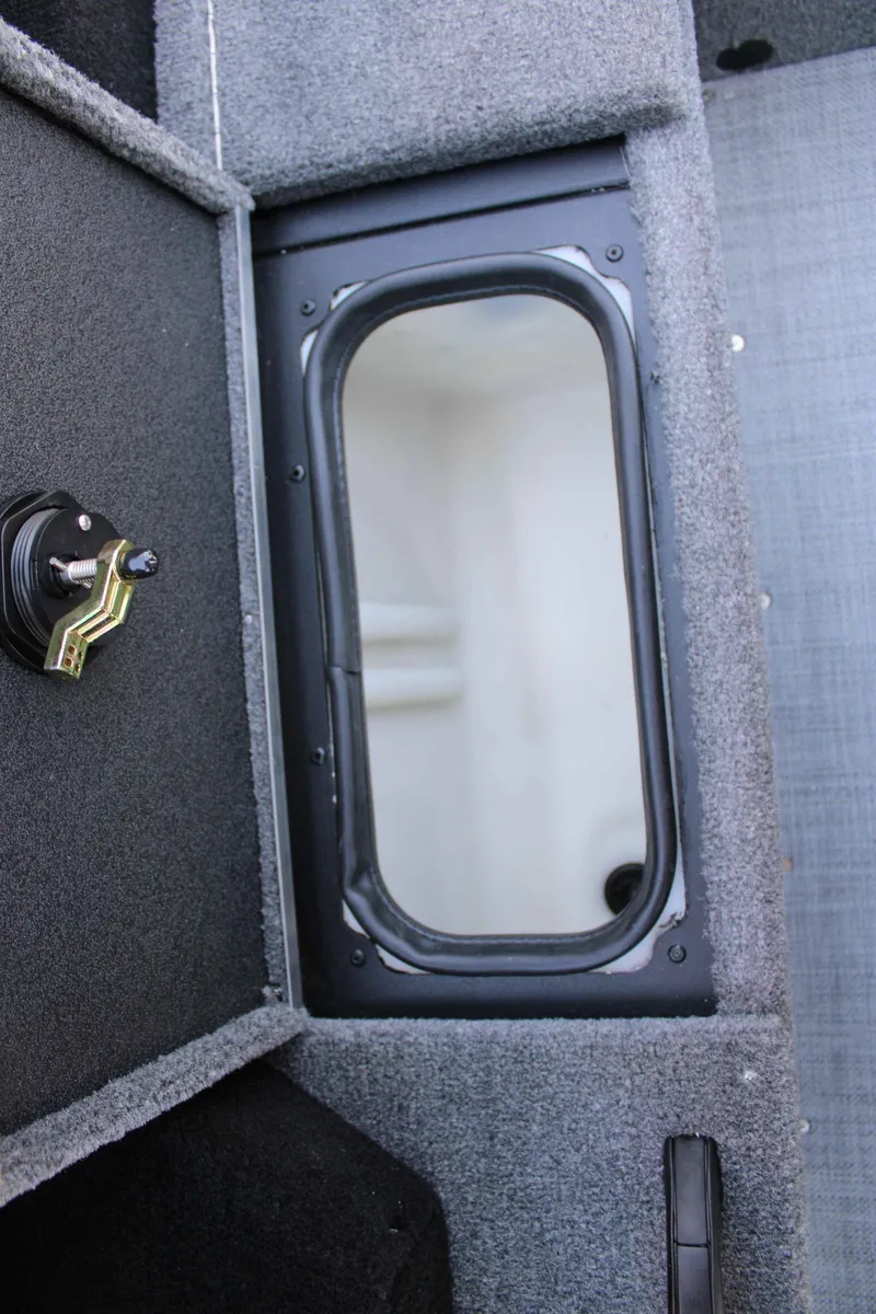 Slide: The Image of Alumacraft Competitor 205 Sport 2023 - 12