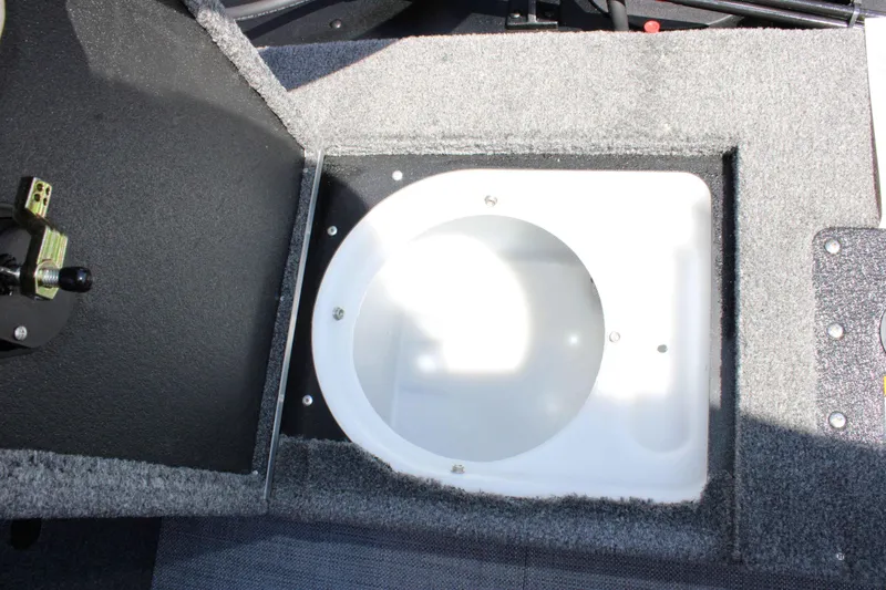 Slide: The Image of Alumacraft Competitor 205 Sport 2023 - 13