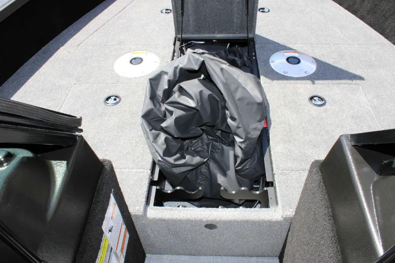 Slide: The Image of Alumacraft Competitor 205 Sport 2023 - 16