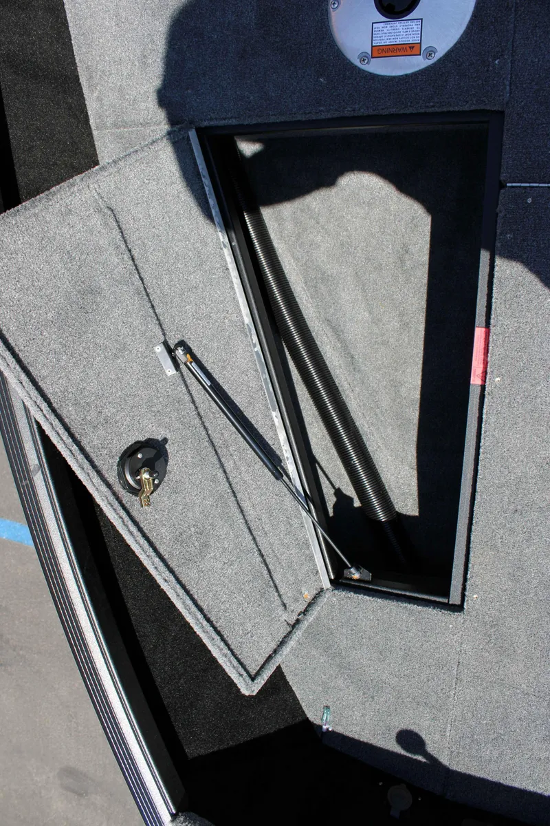 Slide: The Image of Alumacraft Competitor 205 Sport 2023 - 18