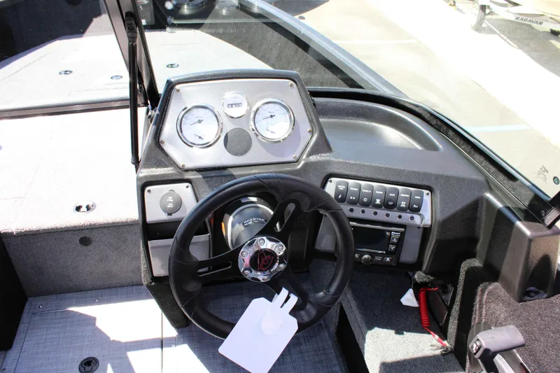 Slide: The Image of Alumacraft Competitor 205 Sport 2023 - 5