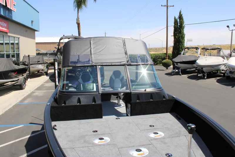 Slide: The Image of Alumacraft Competitor 205 Sport 2023 - 8