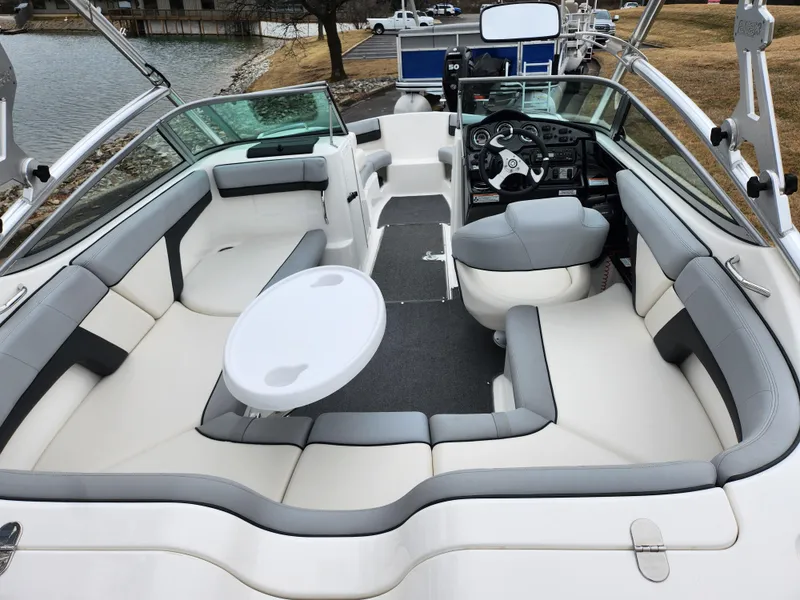 Slide: The Image of Yamaha 212X 2012 - 10