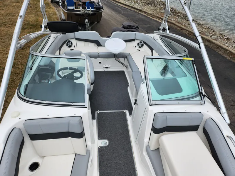 Slide: The Image of Yamaha 212X 2012 - 19