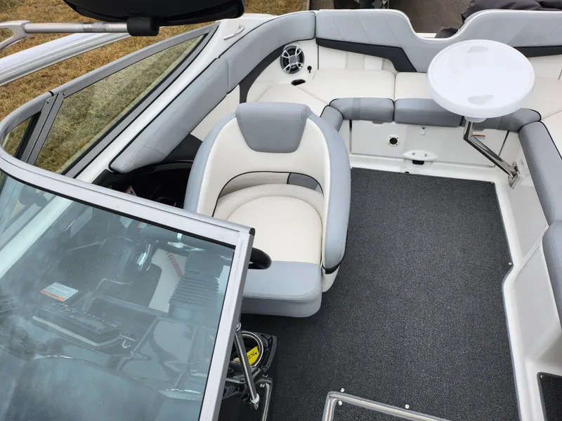 Slide: The Image of Yamaha 212X 2012 - 20