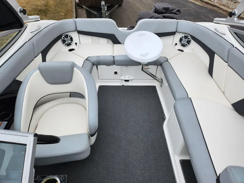 Slide: The Image of Yamaha 212X 2012 - 21