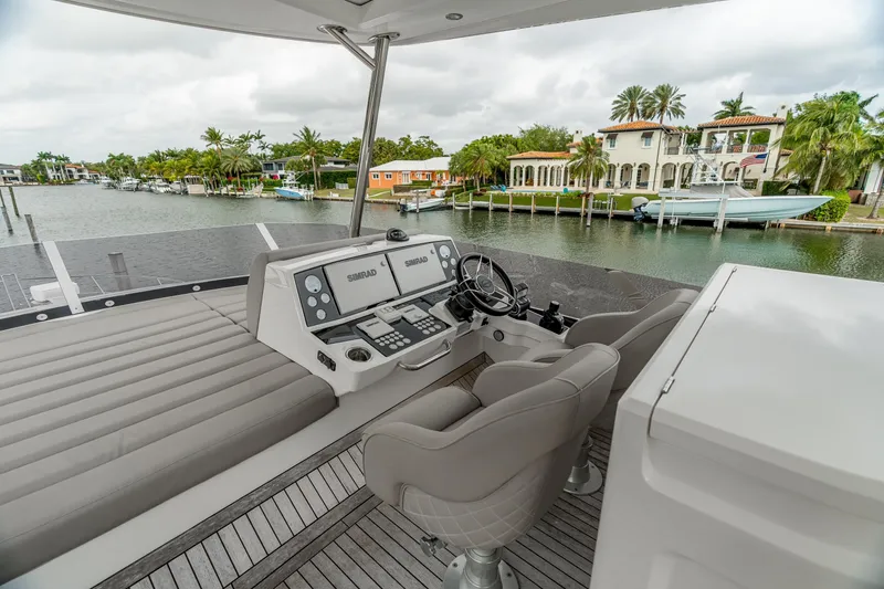 Slide: The Image of Luxurious twin cabin interior of 2019 Sunseeker Manhattan 66 yacht. - 21