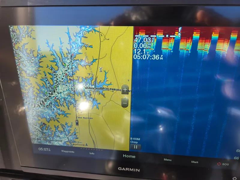 Slide: The Image of Sea Hunt Ultra 255 SE 2022 - 100